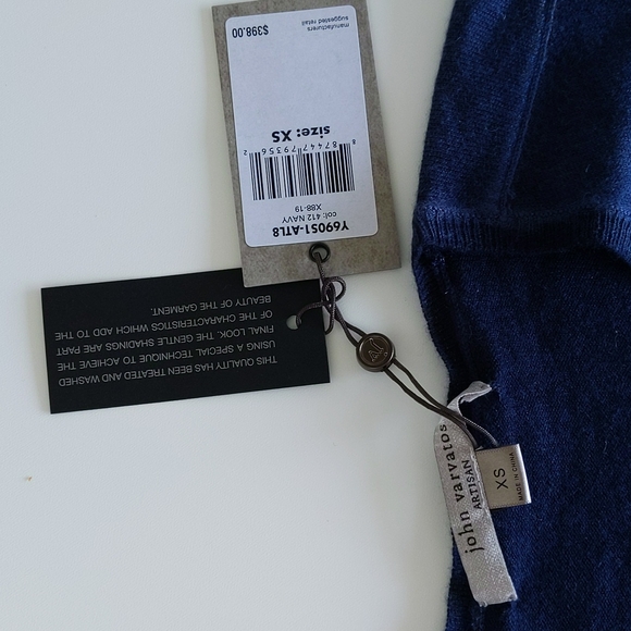 Beautiful John Varvatos XS thin cashmere sweater, never worn with tags - Picture 2 of 5